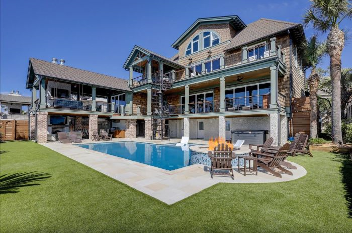 10 PERCENT OFF 95 DUNE LANE