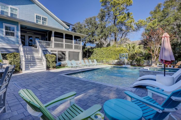 END OF SUMMER SPECIAL AT 19 SANDPIPER
